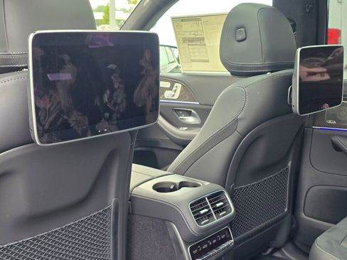 New 2026 Mercedes-Benz GLS 63 AMG 4MATIC image 19