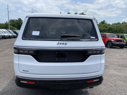 New 2026 Jeep Grand Wagoneer L 4WD w/ Premium Group I image 4