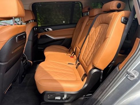 Used 2023 BMW X7 xDrive40i w/ Premium Package AWD/4WD image 15
