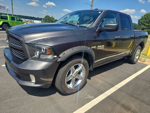 Used 2016 RAM 1500 Express w/ Popular Equipment Group AWD/4WD image 2