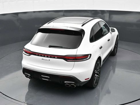Certified 2023 Porsche Macan S AWD/4WD image 32