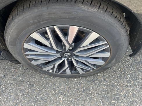 Used 2025 Nissan Altima 2.5 SV FWD image 31