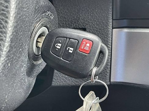 Used 2020 Toyota Tacoma SR5 RWD image 24