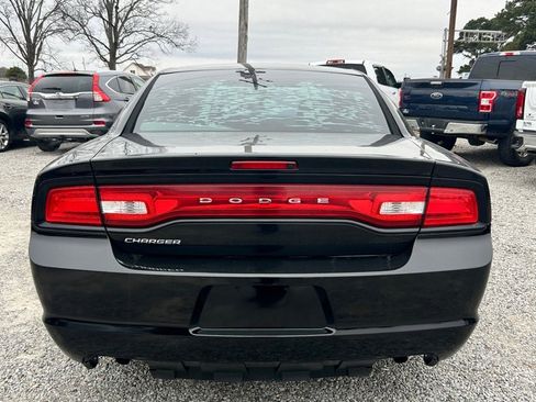 Used 2013 Dodge Charger SE image 4