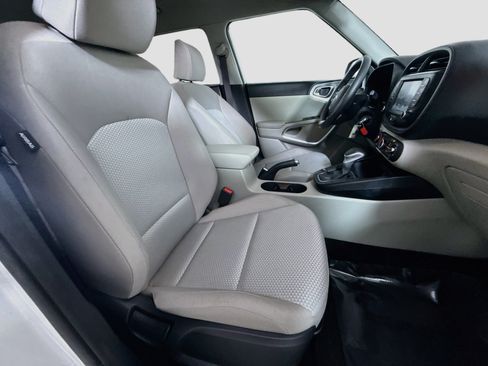Used 2021 Kia Soul LX FWD image 29