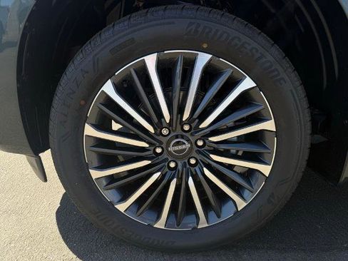 New 2025 Nissan Armada Platinum Reserve image 9