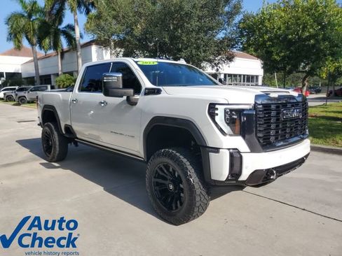 Used 2024 GMC Sierra 2500 Denali Ultimate w/ Max Trailering Package AWD/4WD image 5