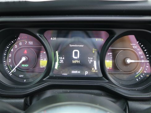 Used 2024 Jeep Wrangler High Altitude AWD/4WD image 33