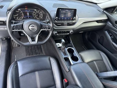 Used 2024 Nissan Altima 2.5 SR FWD image 19