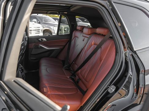 Used 2022 BMW X5 M50i w/ Executive Package image 43