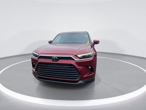 Used 2025 Toyota Grand Highlander AWD image 3