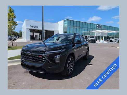Used 2025 Chevrolet Trax RS w/ Driver Confidence Package FWD image 1