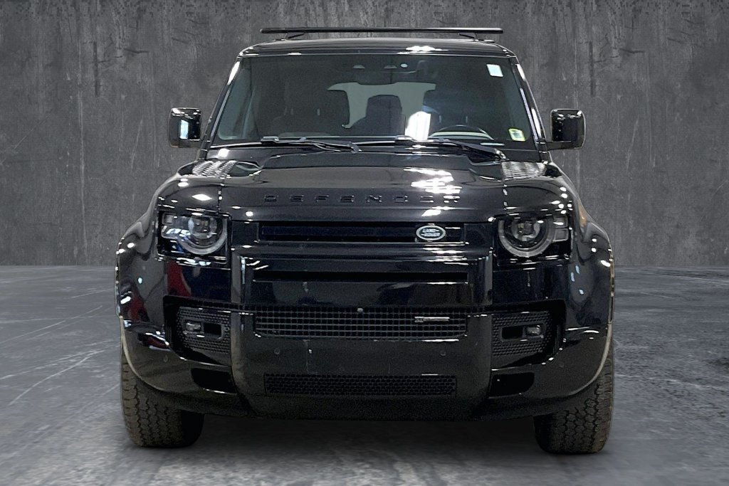 Used 2023 Land Rover Defender 130 X-Dynamic SE AWD/4WD image 2