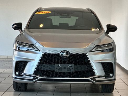 Used 2025 Lexus RX 500h F Sport image 9