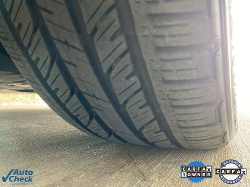 Used 2024 BMW 330e w/ Convenience Package image 97