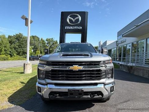 Used 2024 Chevrolet Silverado 2500 LT w/ All Star Edition AWD/4WD image 2