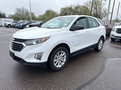 Used 2020 Chevrolet Equinox LS AWD/4WD image 1