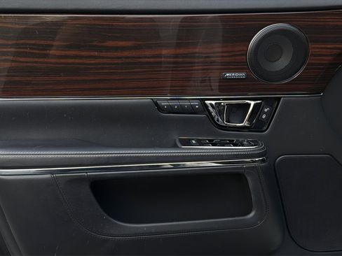 Used 2016 Jaguar XJ L Portfolio RWD image 16