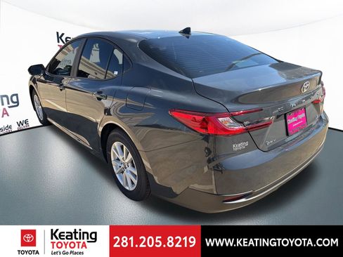 Used 2026 Toyota Camry LE image 5