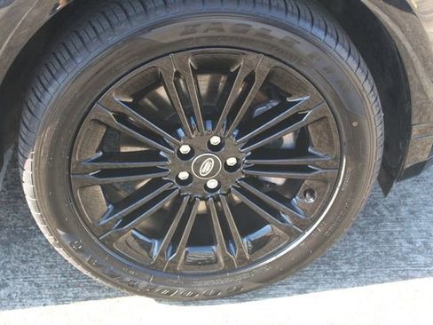 Used 2025 Land Rover Range Rover Evoque Dynamic SE image 9