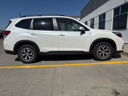 Used 2020 Subaru Forester Premium w/ Popular Package #1 AWD/4WD image 9
