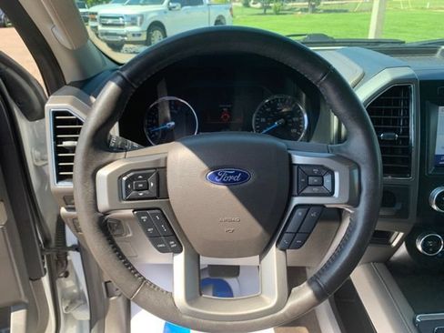 Used 2021 Ford Expedition XLT RWD image 15