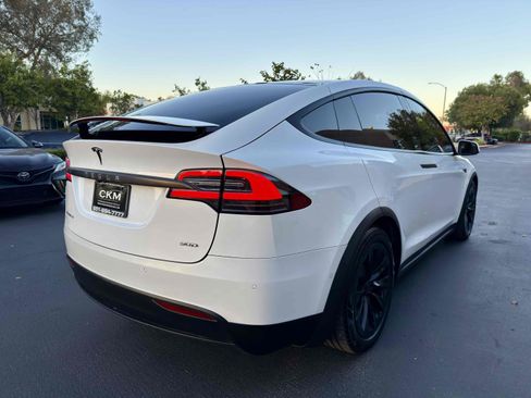 Used 2016 Tesla Model X 90D image 10
