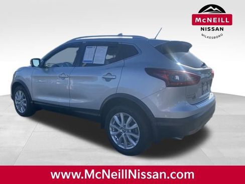 Used 2022 Nissan Rogue Sport SV w/ Technology Package image 5
