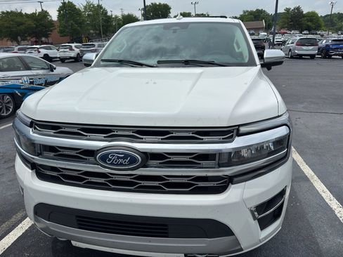 Used 2024 Ford Expedition Max Platinum AWD/4WD image 2