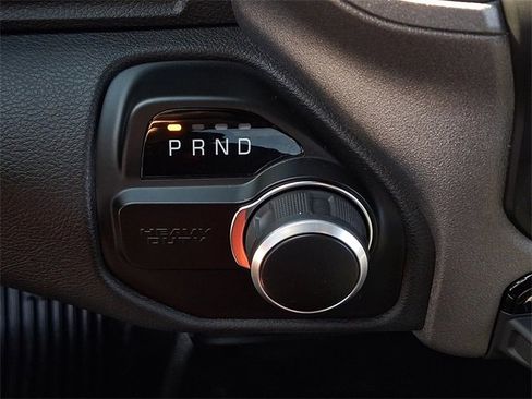 Used 2024 RAM 2500 Tradesman w/ Chrome Appearance Group image 12