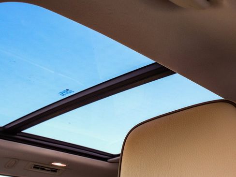 Used 2022 GMC Yukon Denali w/ Denali Premium Package image 46