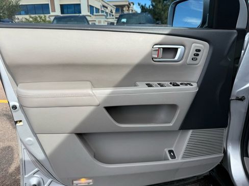 Used 2014 Honda Pilot Touring image 13