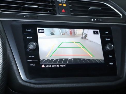 Used 2024 Volkswagen Tiguan SE R-Line image 31