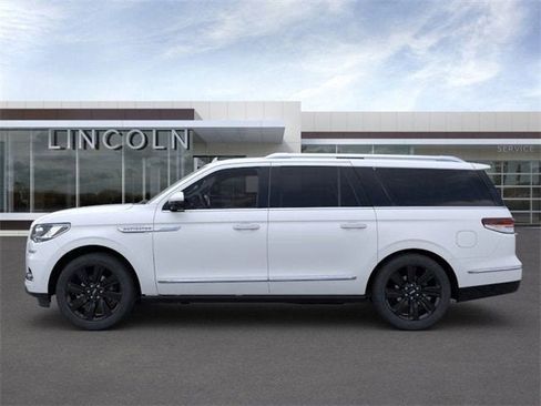 New 2024 Lincoln Navigator L Reserve image 3
