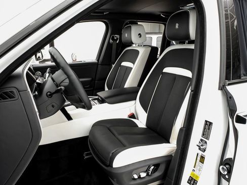Used 2022 Rolls-Royce Cullinan Black Badge AWD/4WD image 30