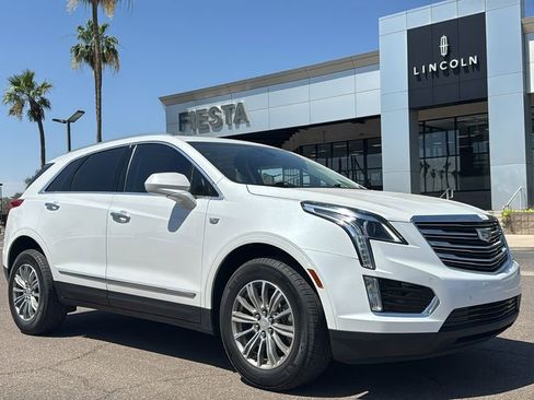 Used 2019 Cadillac XT5 Luxury FWD image 2