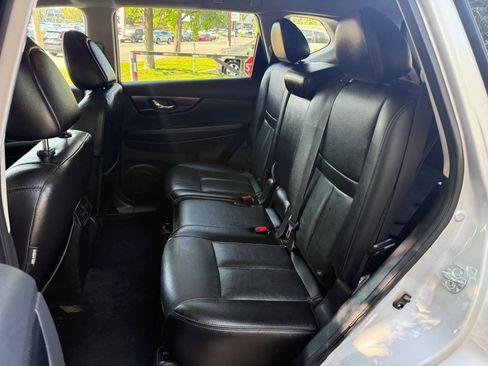 Used 2018 Nissan Rogue SL FWD image 19
