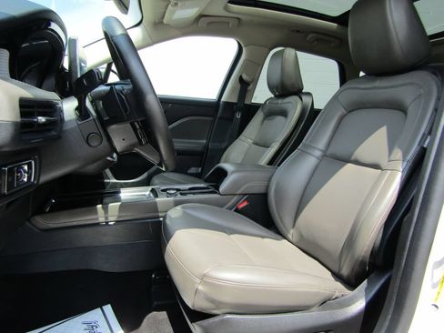 Used 2023 Lincoln Corsair AWD w/ Equipment Group 101A image 3