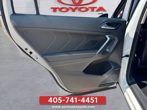 Used 2024 Volkswagen Tiguan SE AWD/4WD image 26