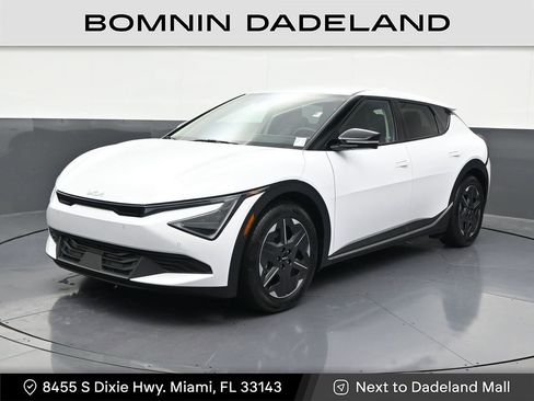 Used 2025 Kia EV6 Light RWD image 1