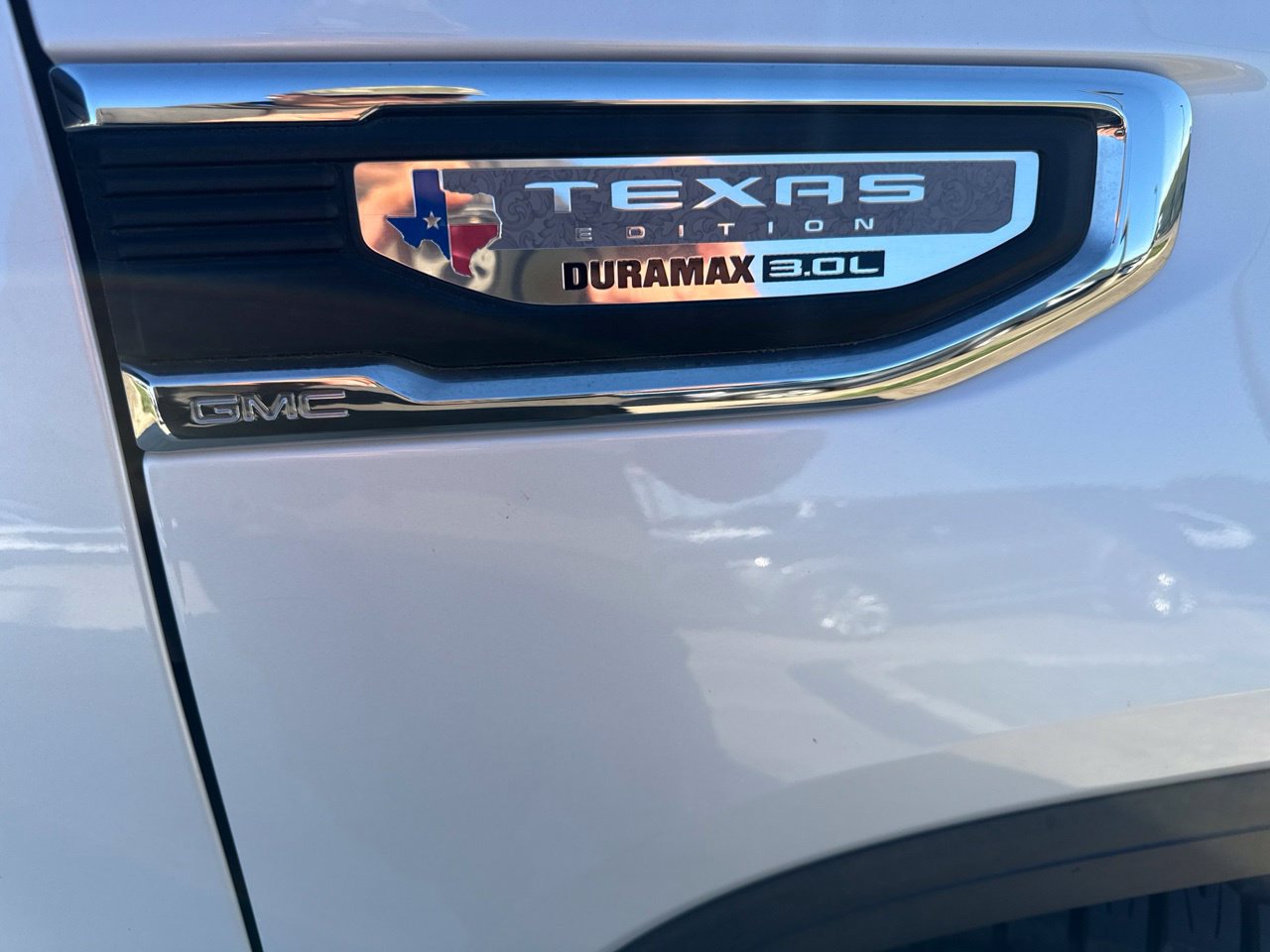 Used 2021 GMC Sierra 1500 SLT AWD/4WD image 16