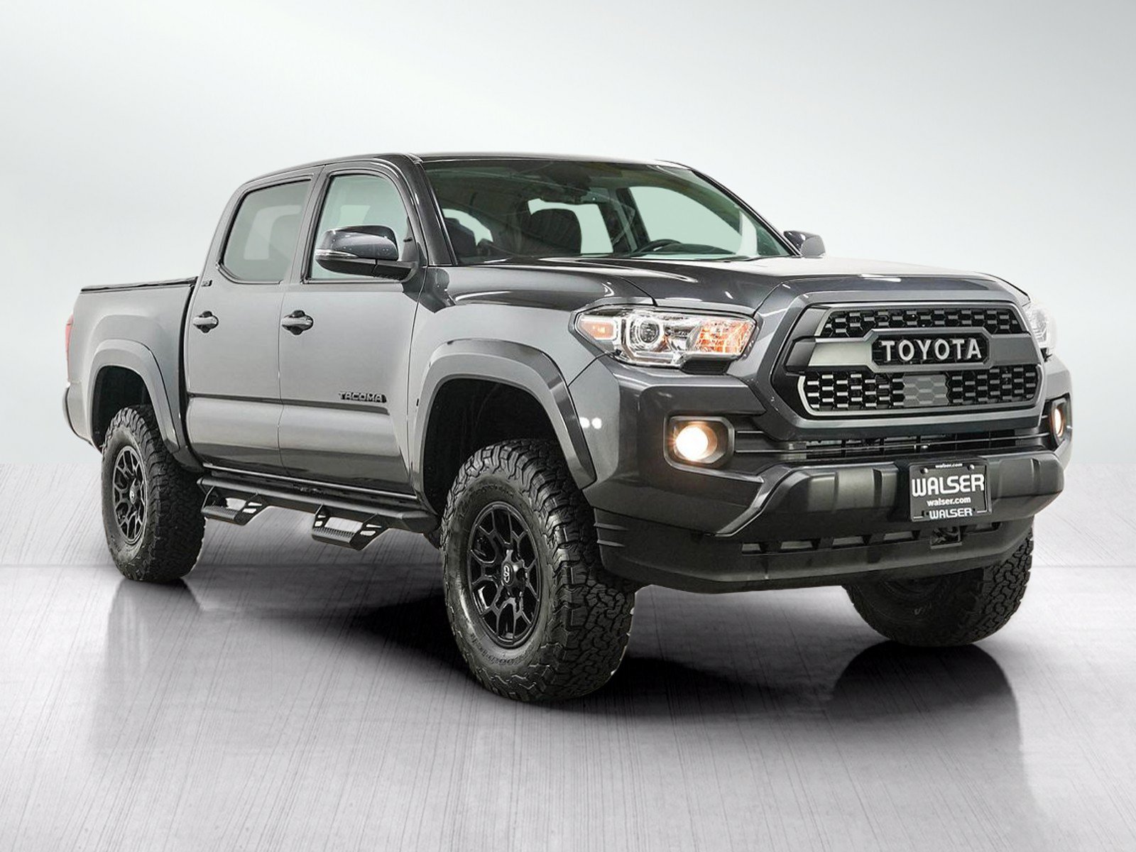 Used 2021 Toyota Tacoma SR5 w/ Technology Package AWD/4WD image 7
