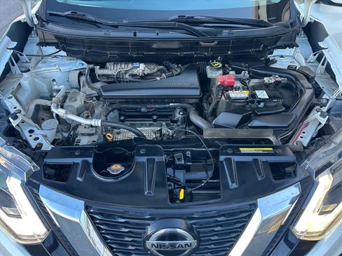 Used 2018 Nissan Rogue SV image 25