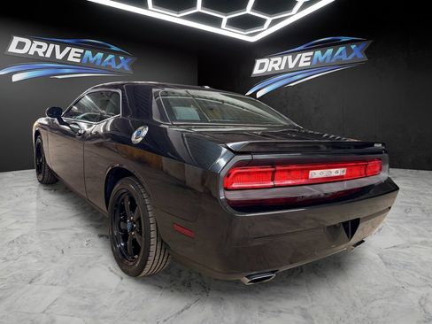 Used 2010 Dodge Challenger R/T w/ Mopar 10 Pkg RWD image 7