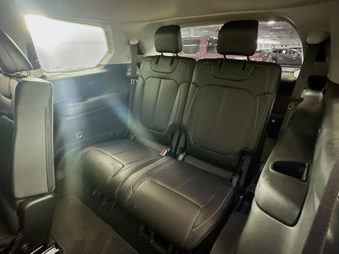Used 2023 Jeep Grand Cherokee L Limited RWD image 29