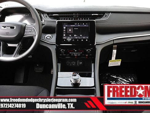 New 2025 Jeep Grand Cherokee Laredo X image 18