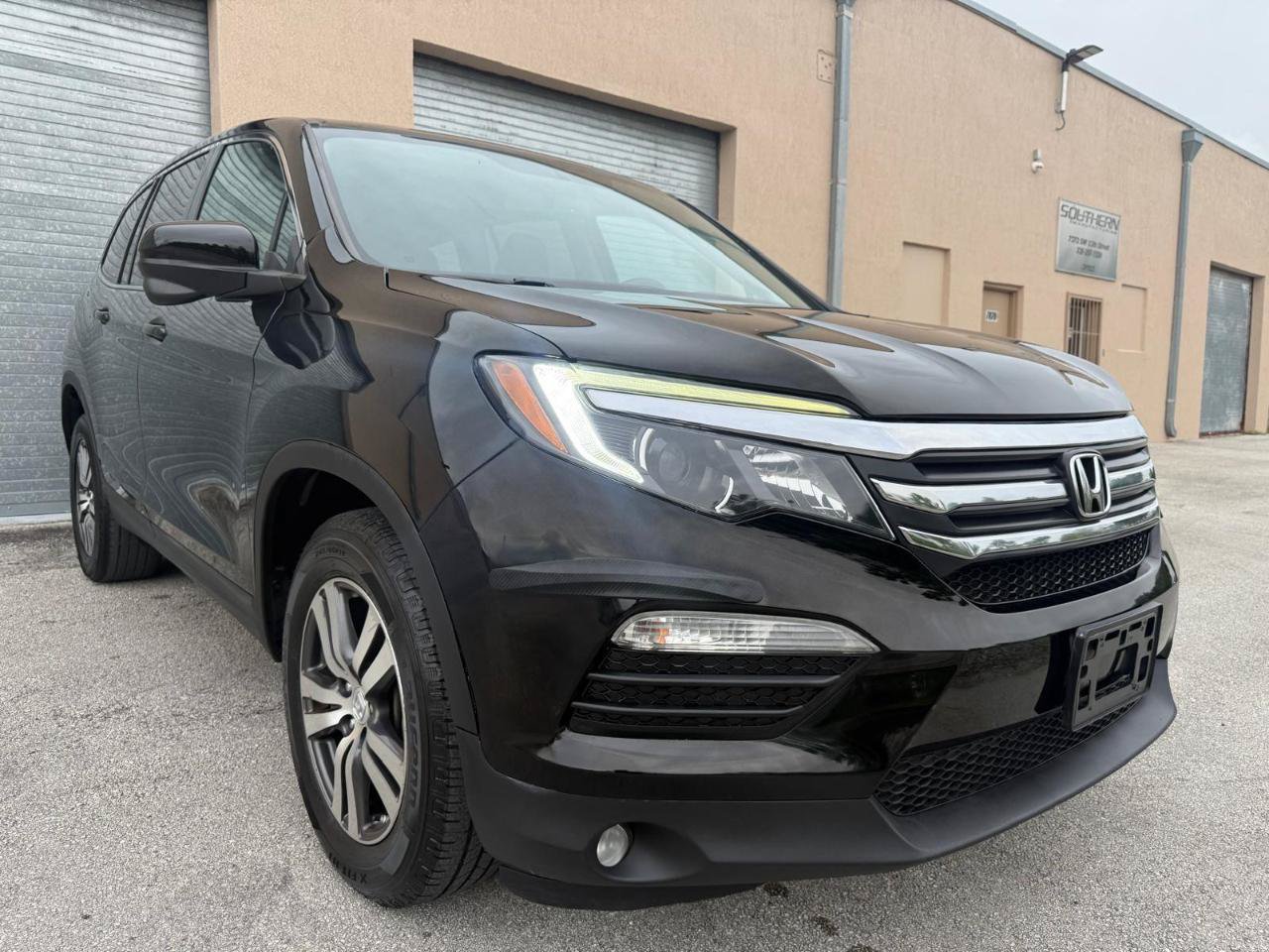 Used 2016 Honda Pilot EX-L image 2