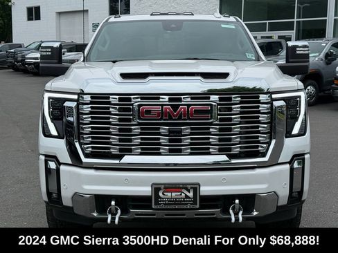 Used 2024 GMC Sierra 3500 Denali w/ Denali Reserve Package AWD/4WD image 2