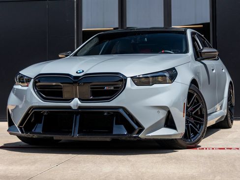 Used 2026 BMW M5 w/ Carbon Package AWD/4WD image 1