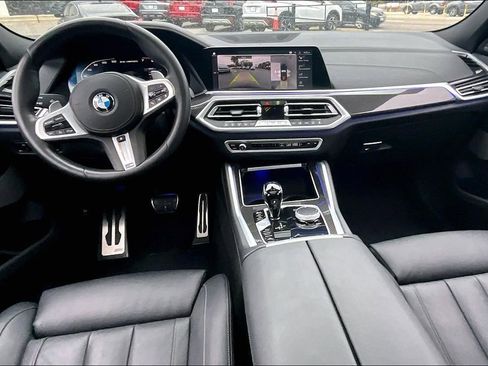 Used 2022 BMW X6 M50i image 7